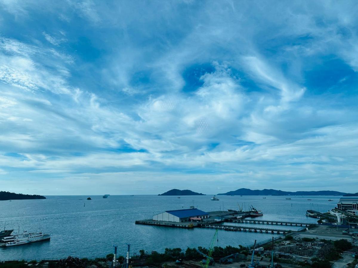 Jesselton Quay - Suite 1 By Staycation Suites Kk Kota Kinabalu Bagian luar foto