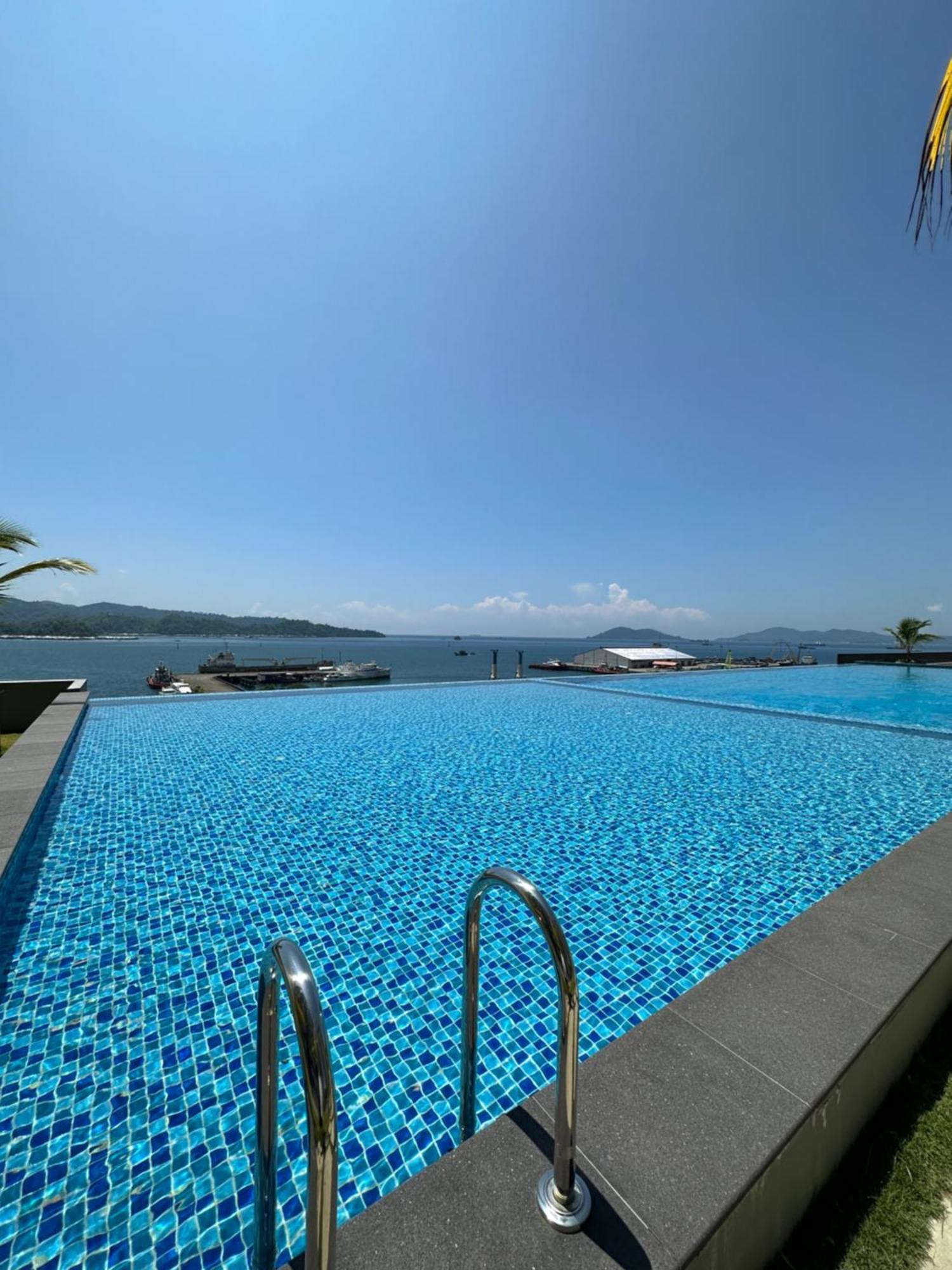 Jesselton Quay - Suite 1 By Staycation Suites Kk Kota Kinabalu Bagian luar foto